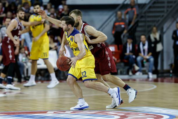 而前场的 而前场的